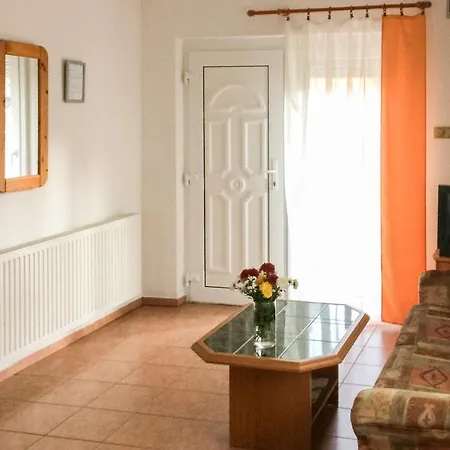 Apartman Beautiful In W/ 1 Bedrooms